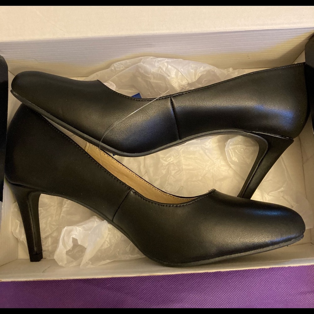 ESMARA BY HEIDI KLUM BLACK LEATHER HEELS / SZ 8.5. NWT. IOB
